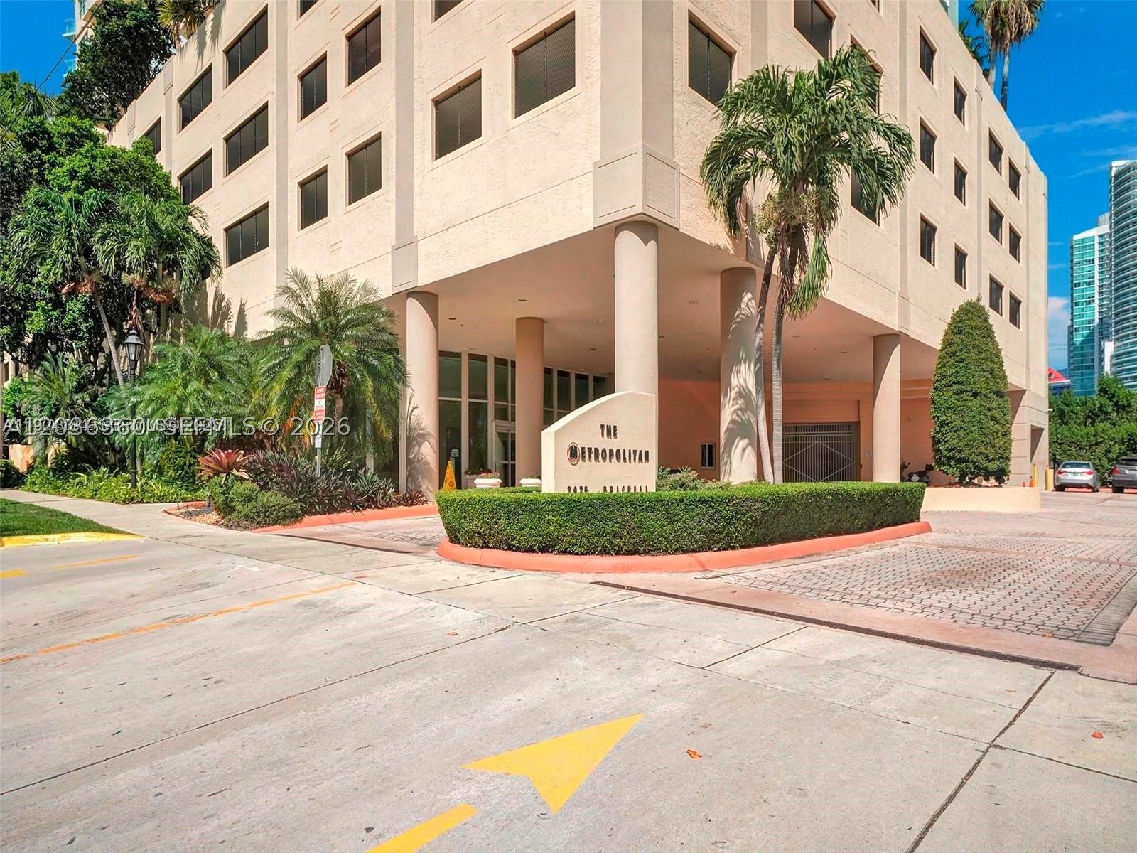 THE METROPOLITAN CONDO - Residential