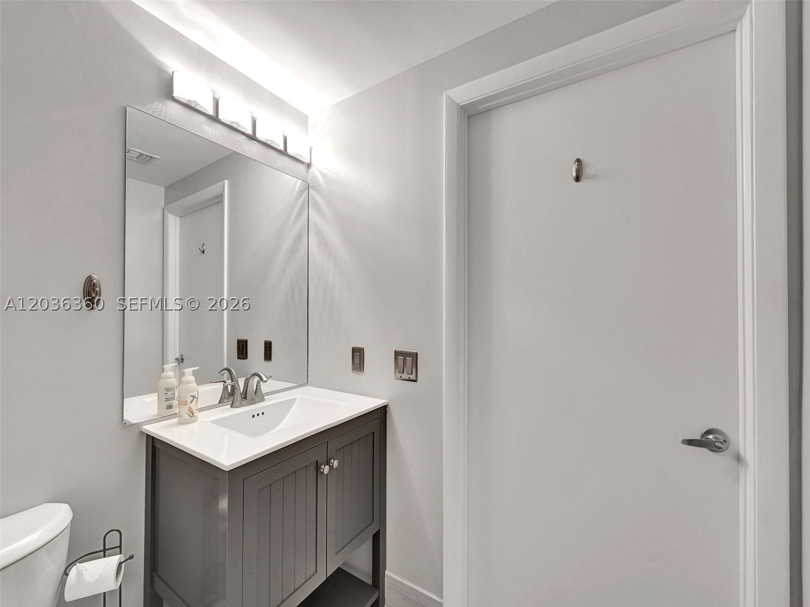 THE METROPOLITAN CONDO - Residential