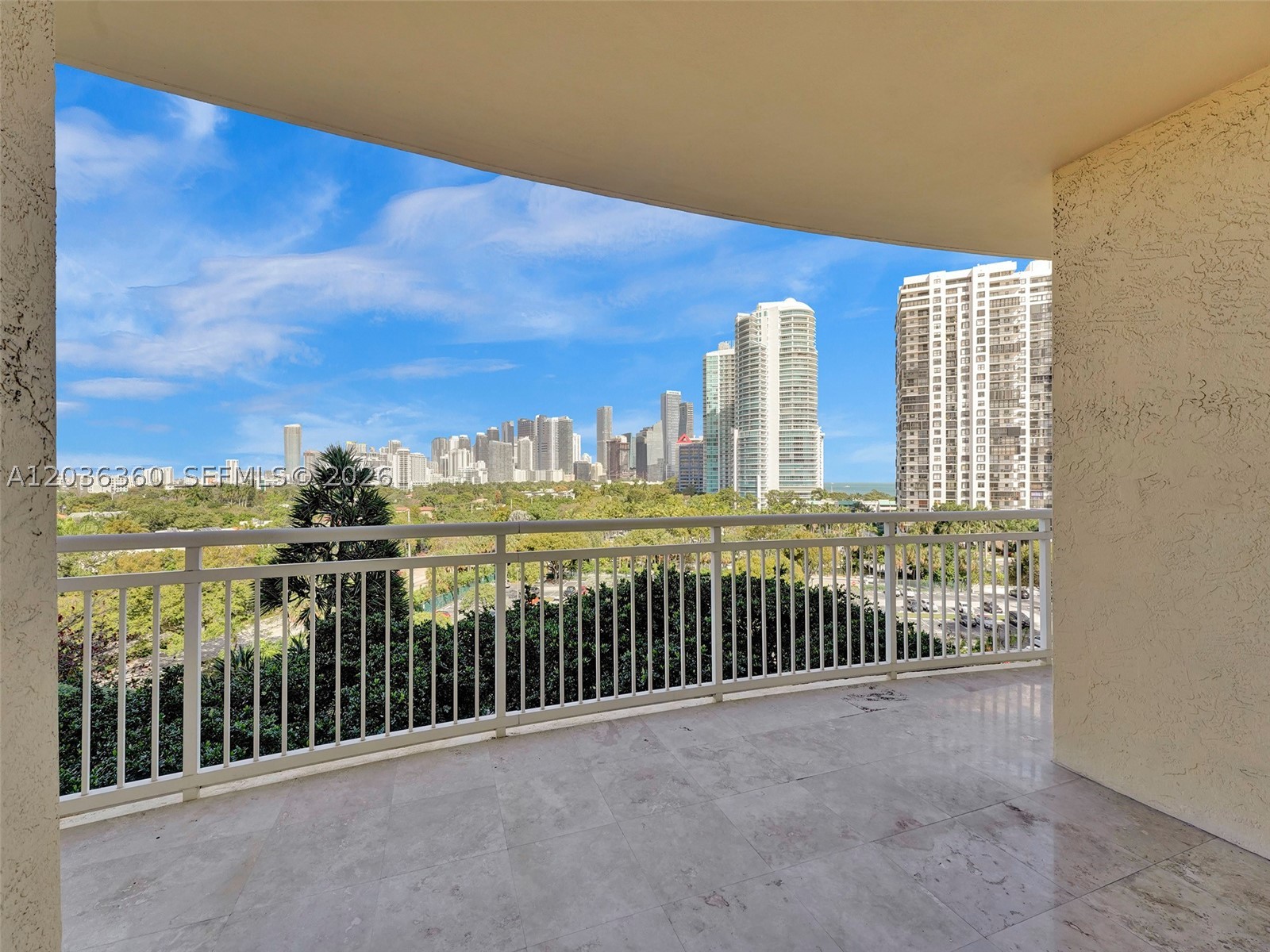 THE METROPOLITAN CONDO - Residential