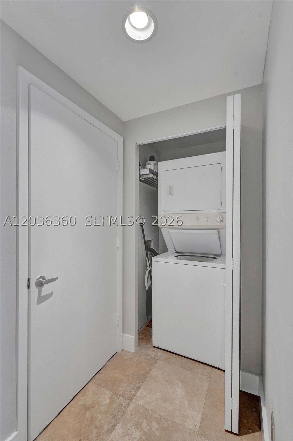 THE METROPOLITAN CONDO - Residential