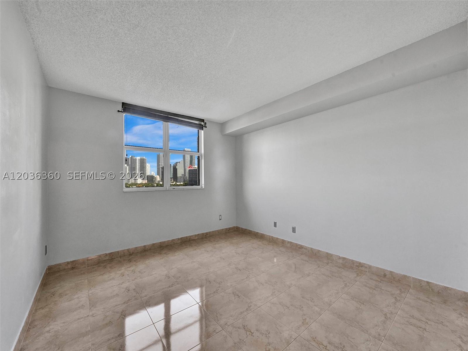 THE METROPOLITAN CONDO - Residential