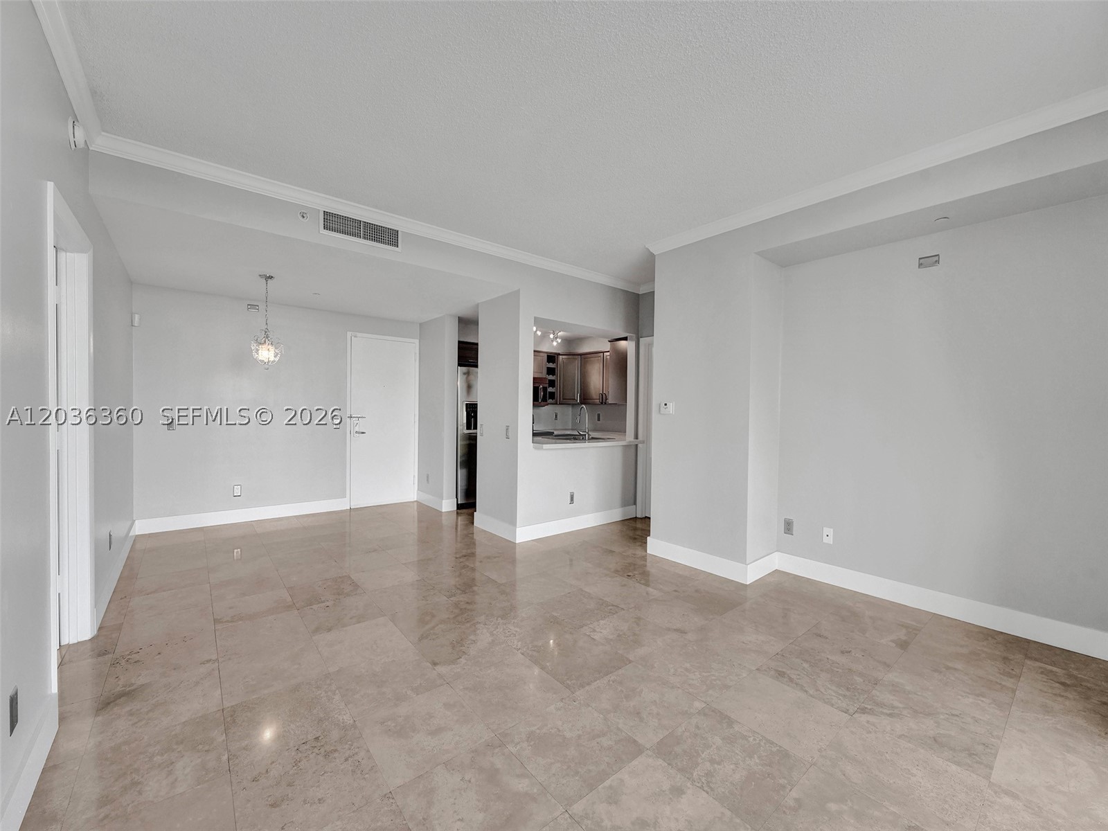 THE METROPOLITAN CONDO - Residential