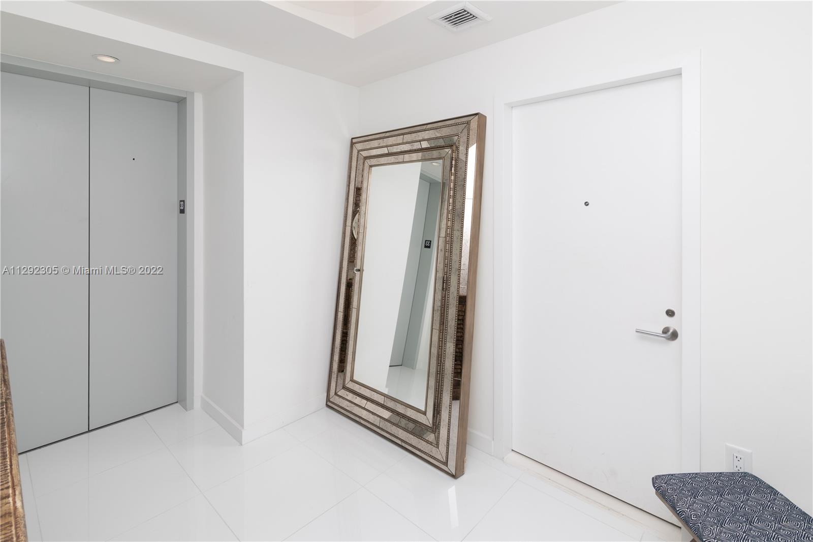 PARAMOUNT MIAMI WORLDCENT - Residential Lease
