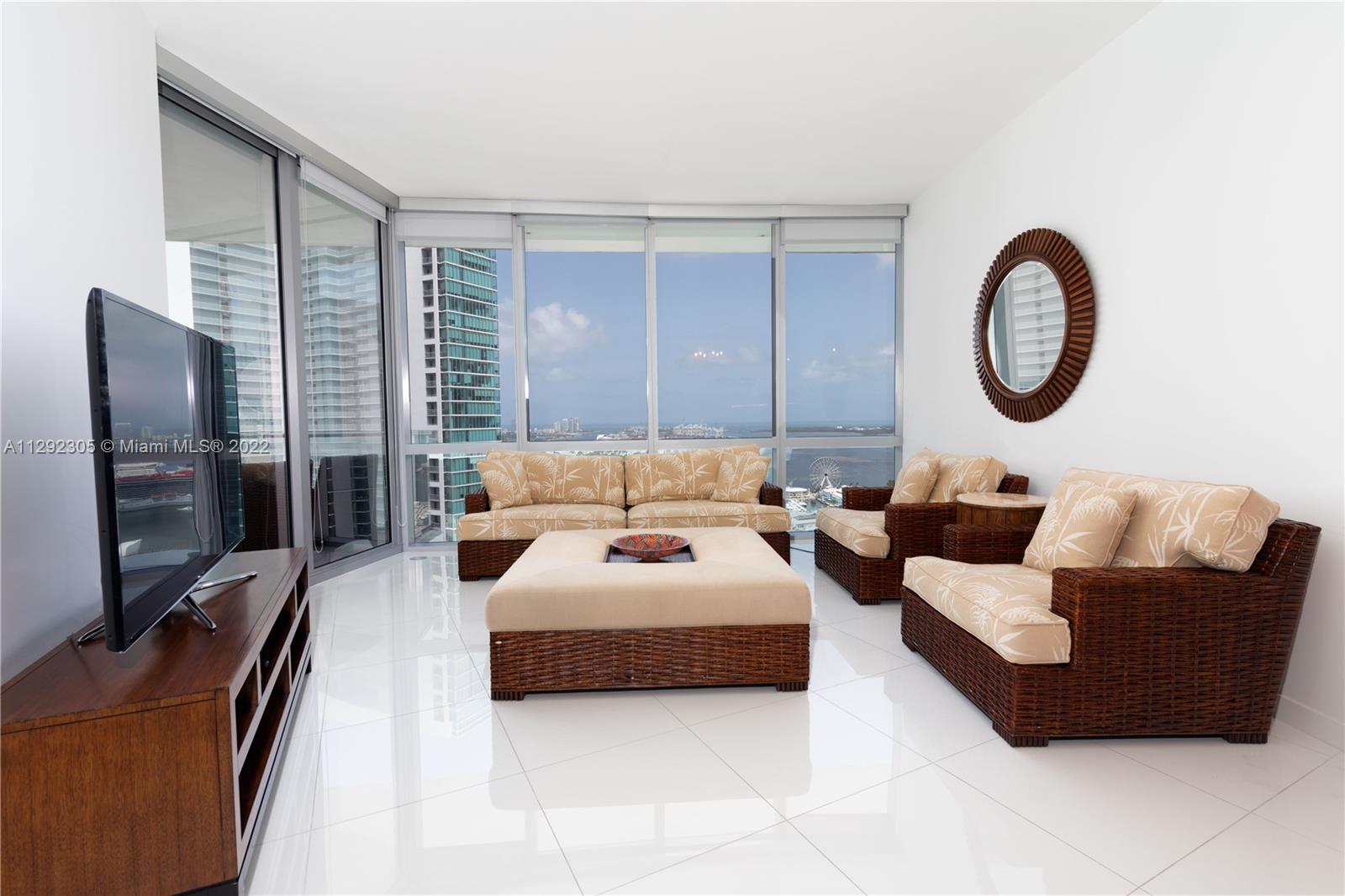 PARAMOUNT MIAMI WORLDCENT - Residential Lease
