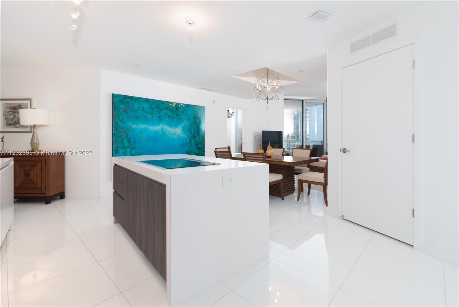 PARAMOUNT MIAMI WORLDCENT - Residential Lease