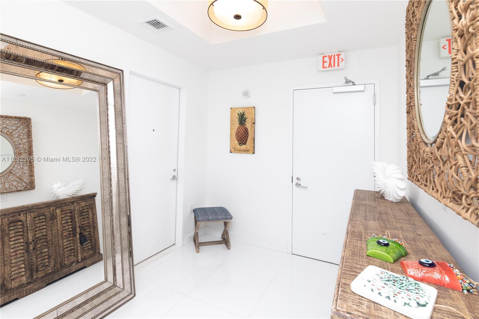PARAMOUNT MIAMI WORLDCENT - Residential Lease