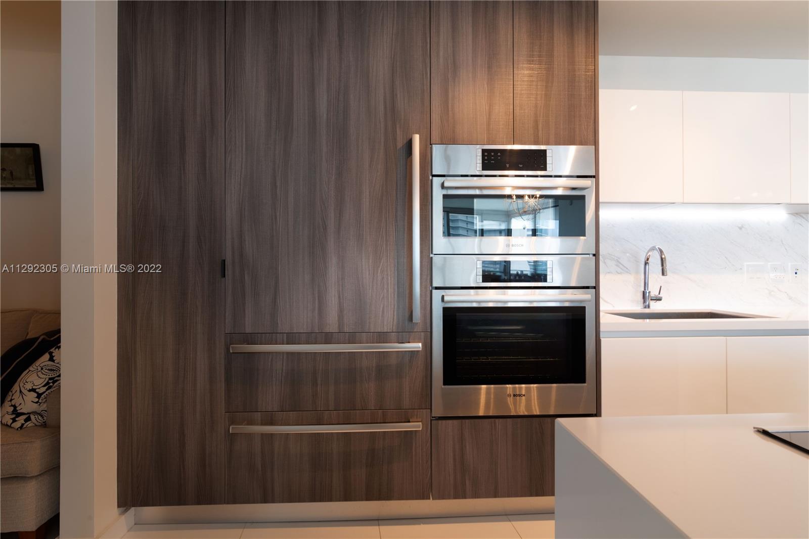 PARAMOUNT MIAMI WORLDCENT - Residential Lease