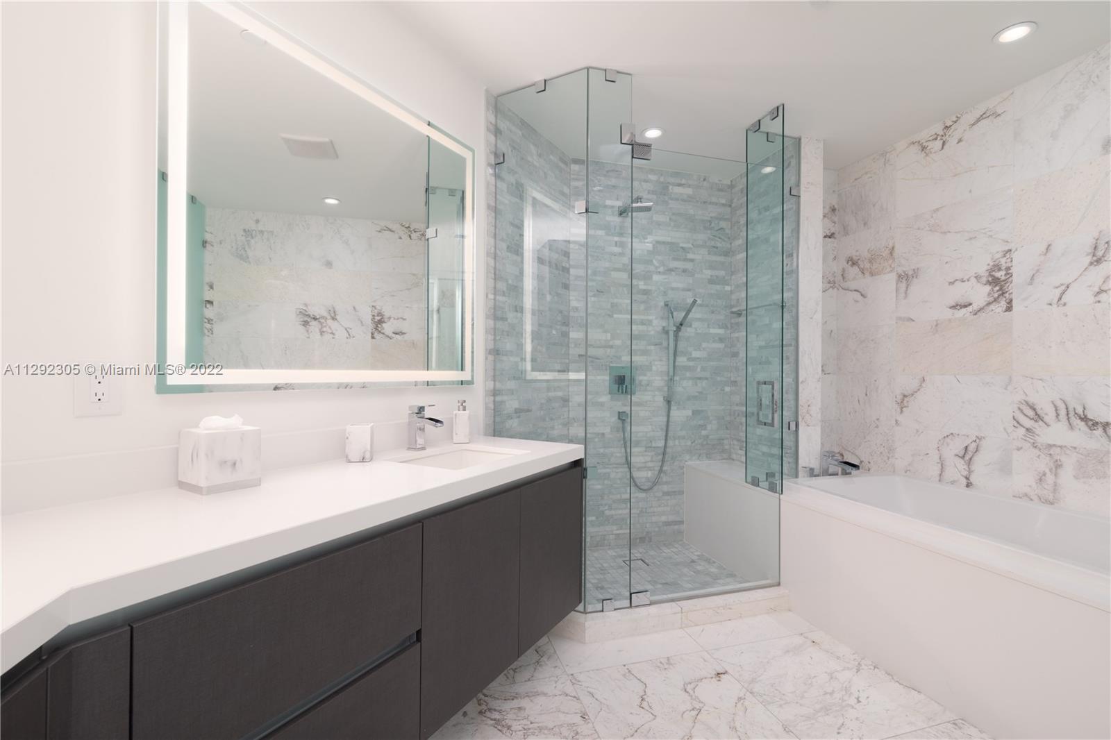 PARAMOUNT MIAMI WORLDCENT - Residential Lease