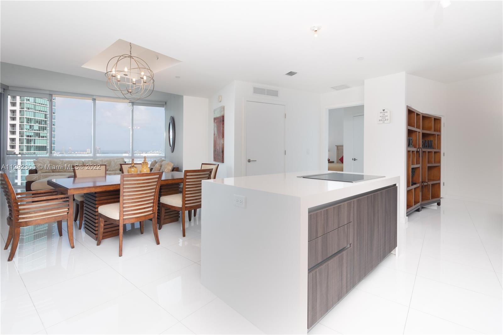 PARAMOUNT MIAMI WORLDCENT - Residential Lease