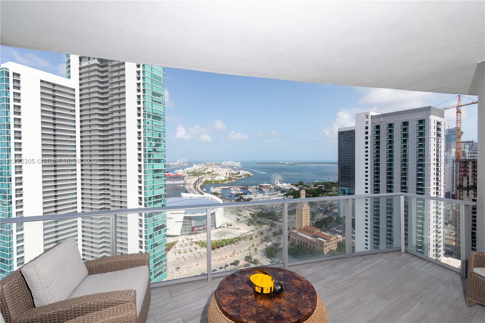 PARAMOUNT MIAMI WORLDCENT - Residential Lease