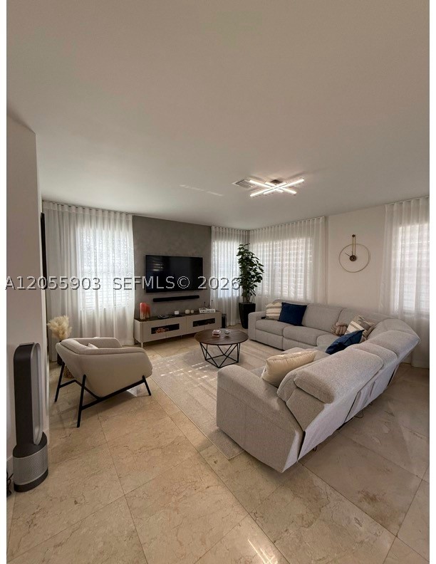 VINTAGE ESTATES - Residential
