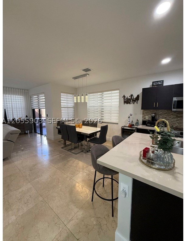 VINTAGE ESTATES - Residential