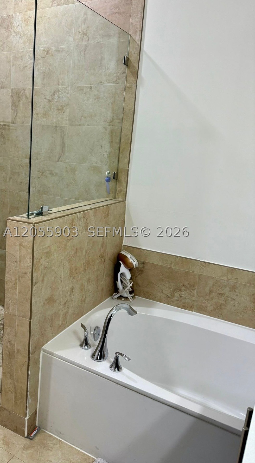 VINTAGE ESTATES - Residential