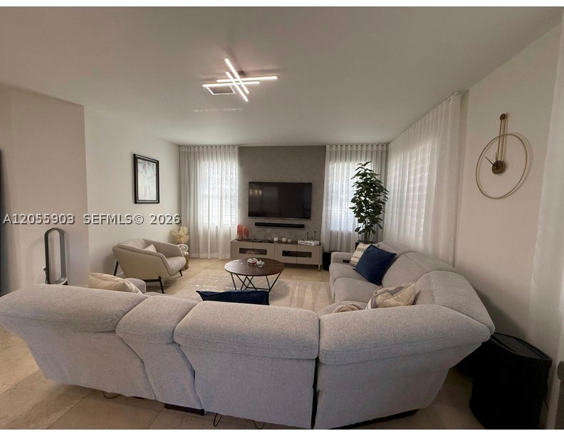 VINTAGE ESTATES - Residential