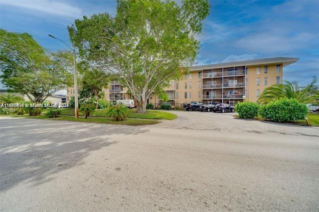 TOWN SQUARE CONDO - Residential
