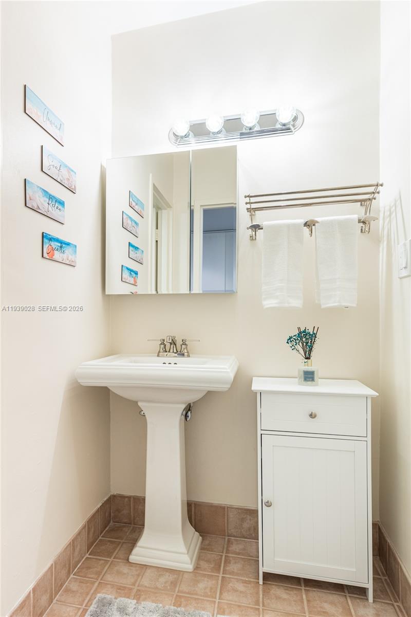 DECOPLAGE CONDO - Residential Lease