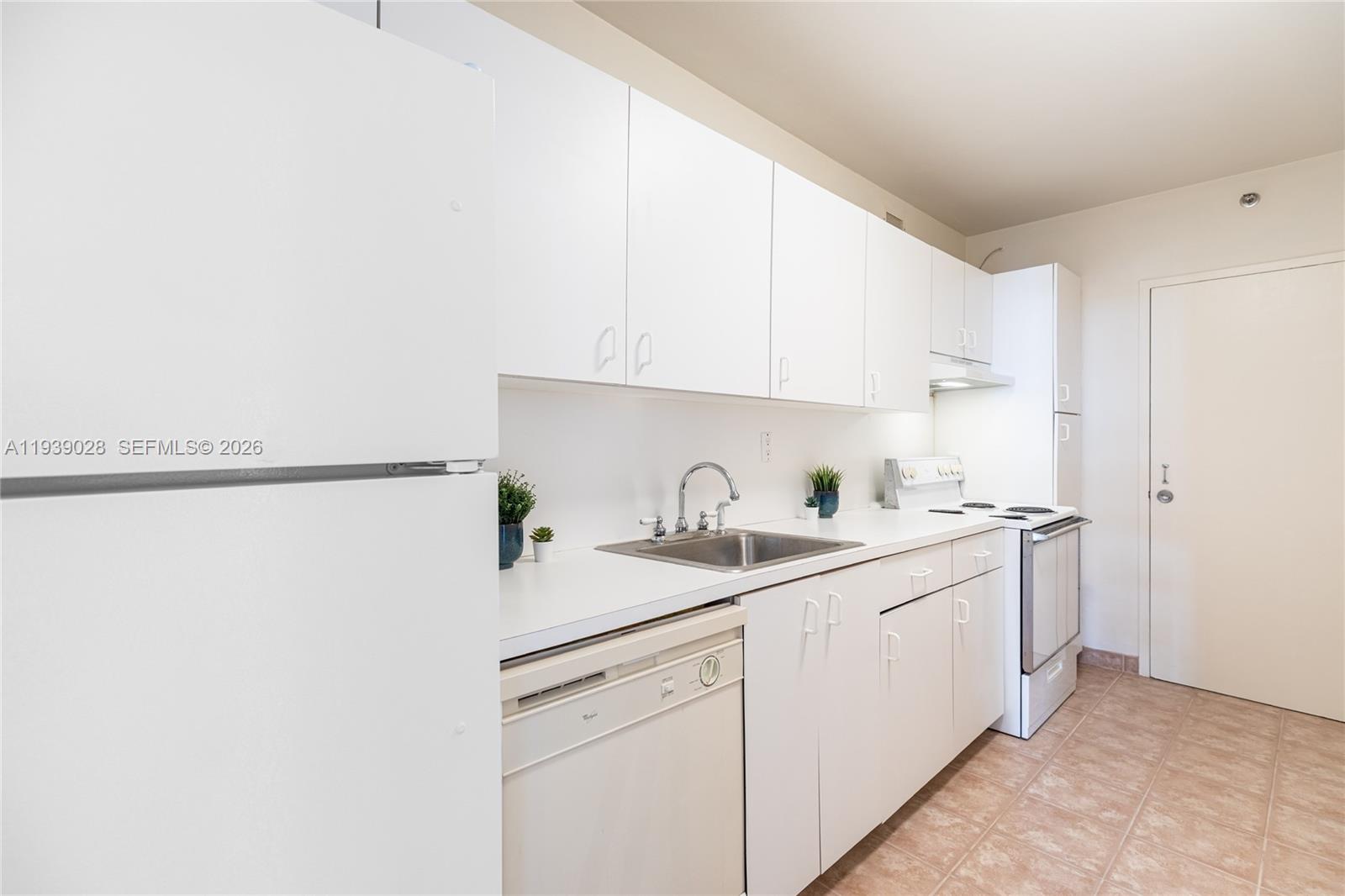 DECOPLAGE CONDO - Residential Lease