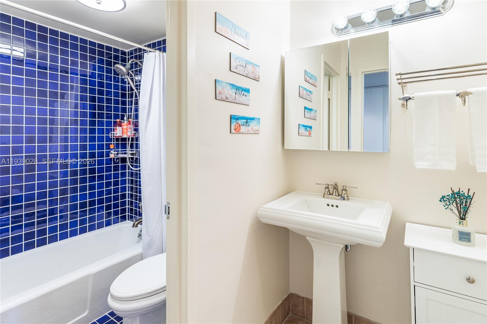 DECOPLAGE CONDO - Residential Lease