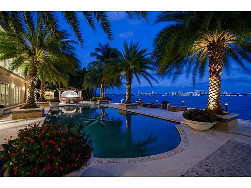 27-28 52 42 KEYSTONE ISLA - Residential