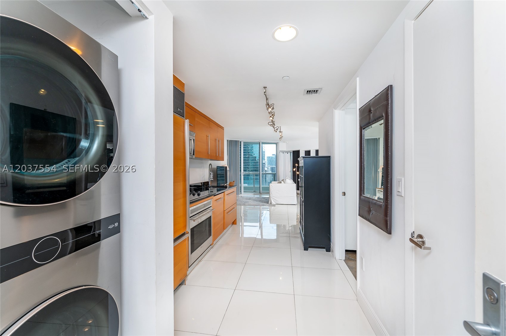 ICONBRICKELL CONDO NO 1 - Residential