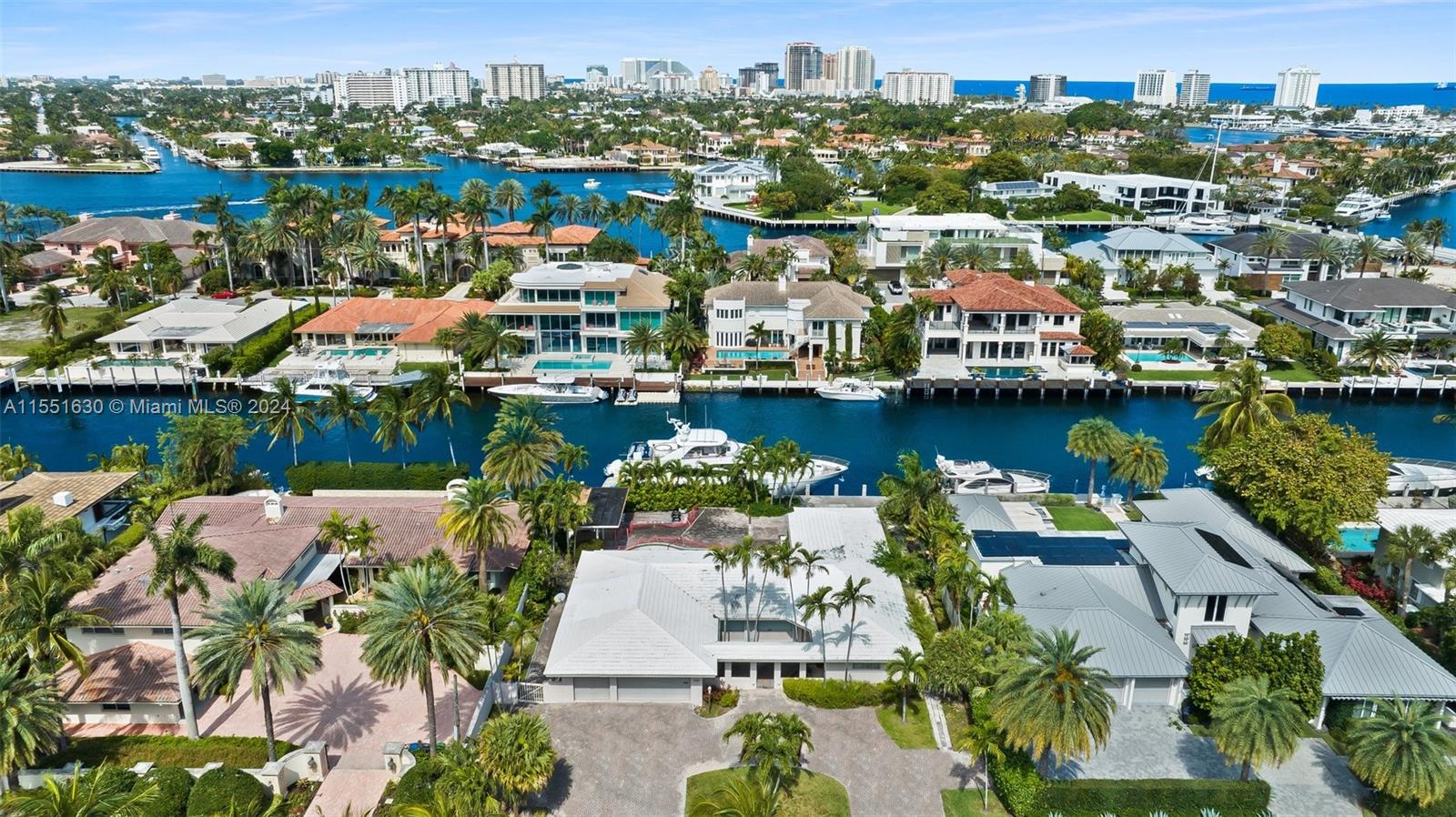 DEL LAGO ISLE - Land