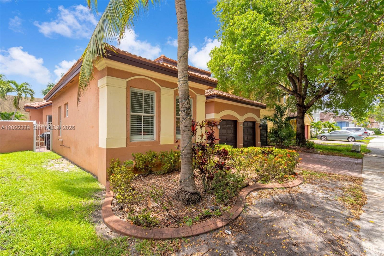 CENTURY GARDENS - Residential