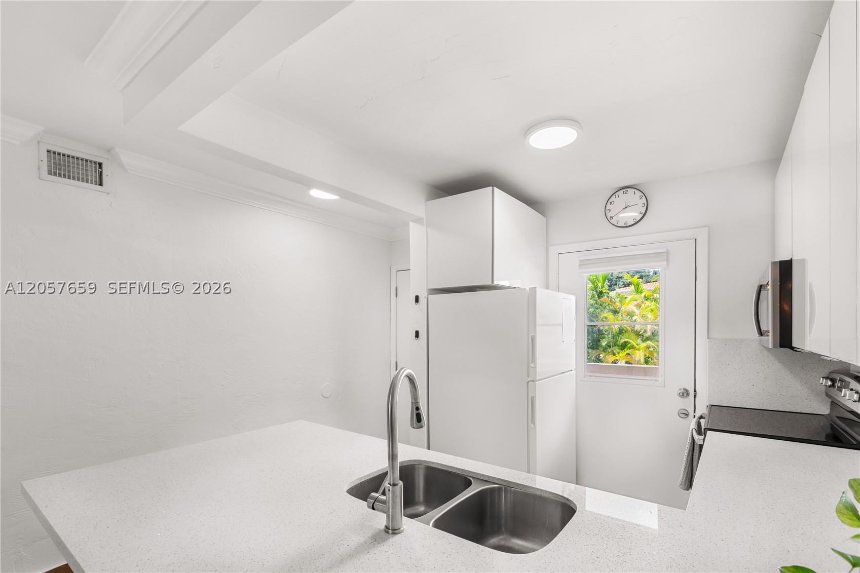 MADRID TOWERS CONDO - Residential