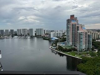 MYSTIC POINTE TOWER 500 C - Residential