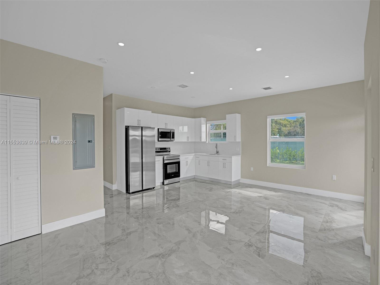 NARANJA PARK 2ND ADDN - Residential Lease