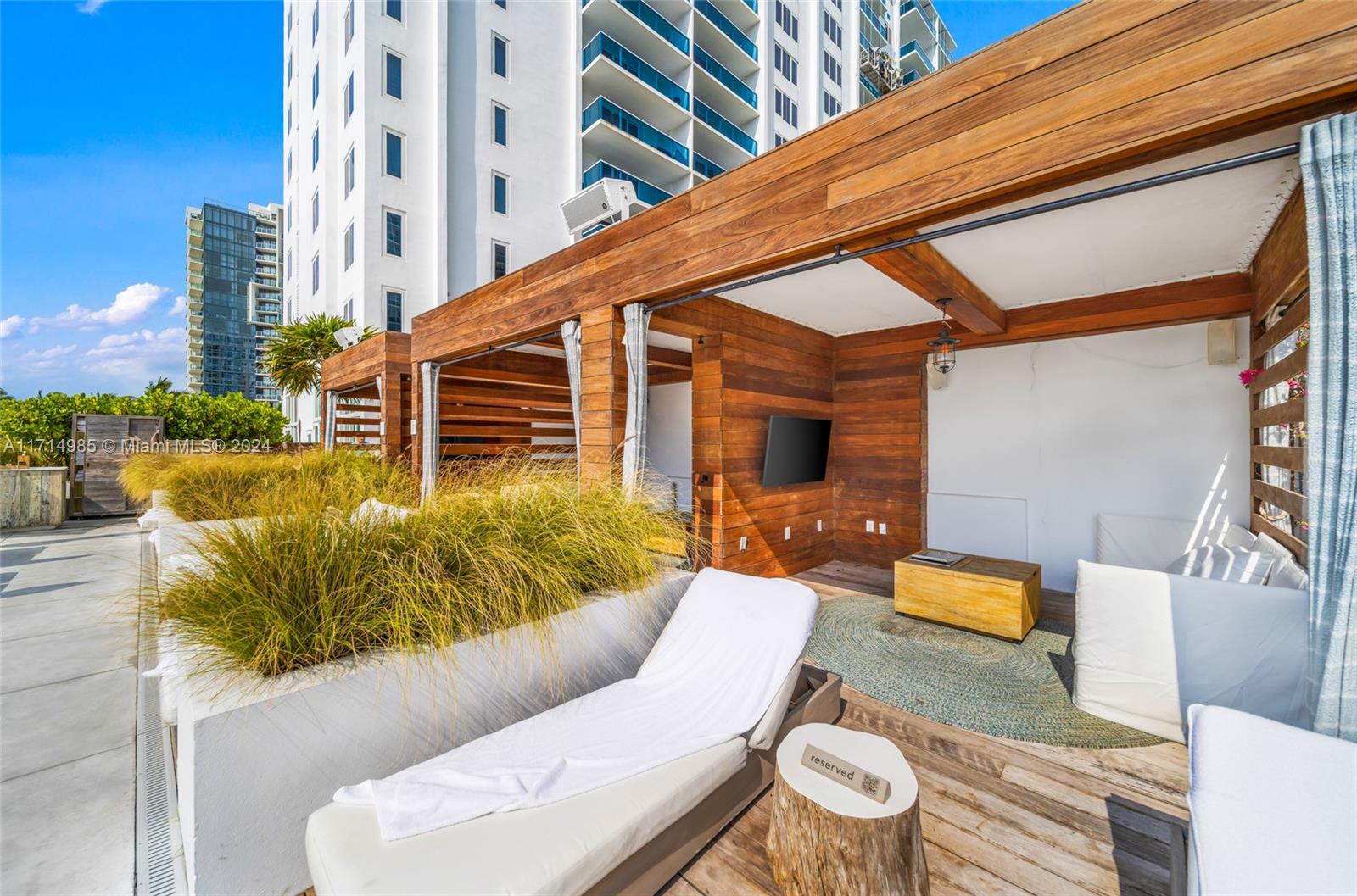 RONEY PALACE CONDO - Residential