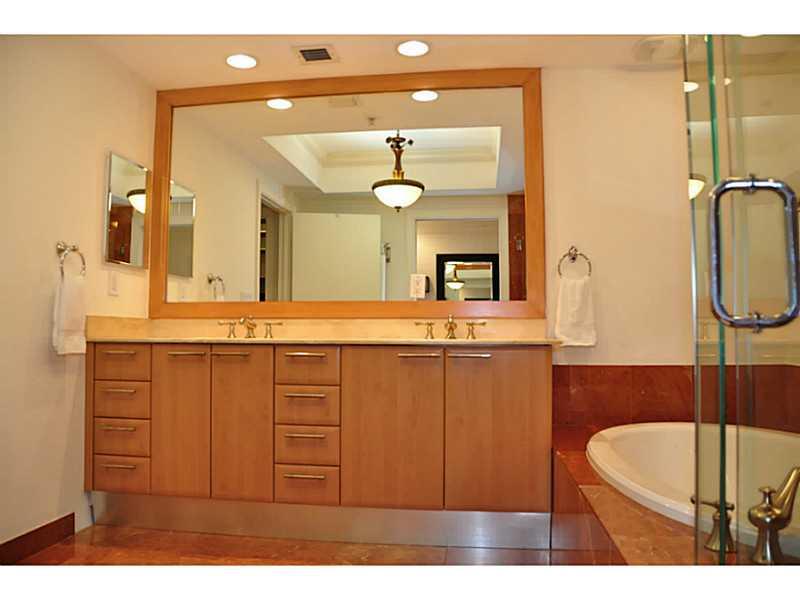 DIPLOMAT OCEANFRONT RESID - Residential Lease