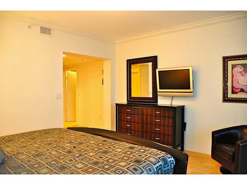 DIPLOMAT OCEANFRONT RESID - Residential Lease