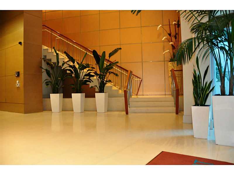 DIPLOMAT OCEANFRONT RESID - Residential Lease