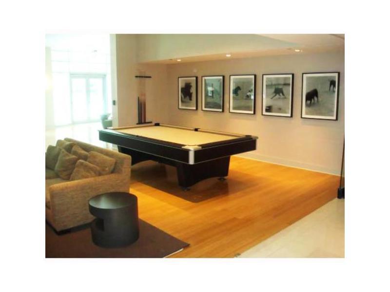 DIPLOMAT OCEANFRONT RESID - Residential Lease