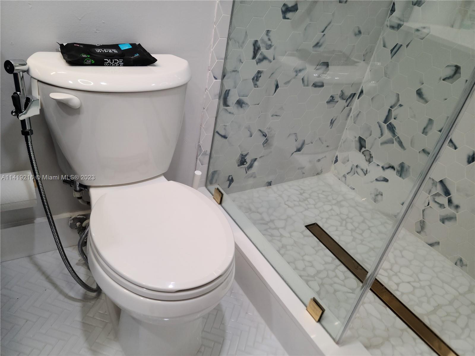 HARDING TOWER CONDO - Residential Lease