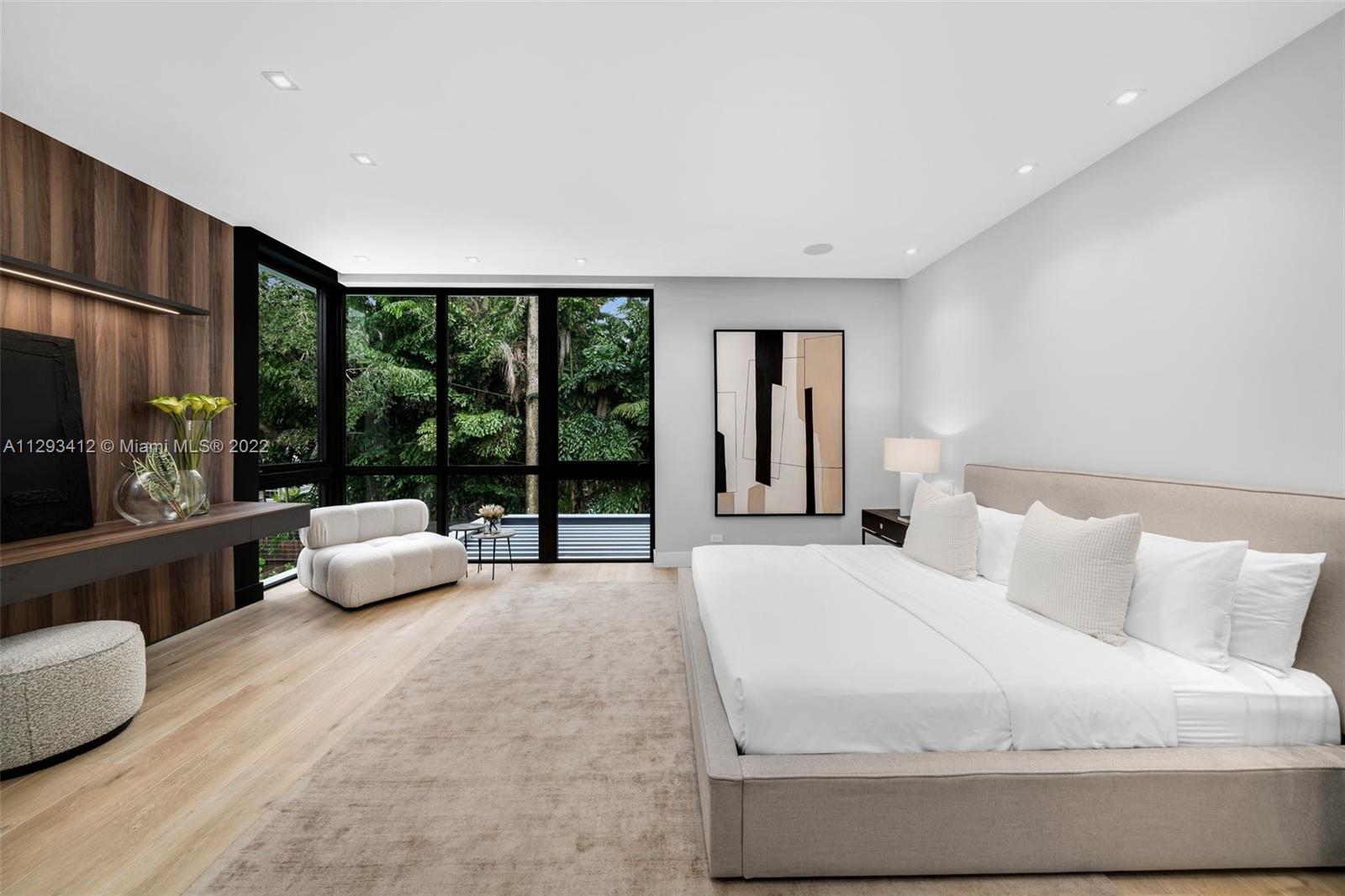 DOUGLAS CIRCLE - Residential