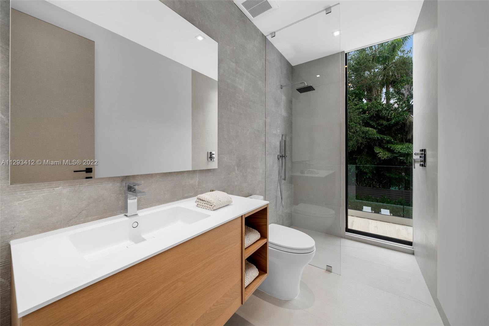 DOUGLAS CIRCLE - Residential