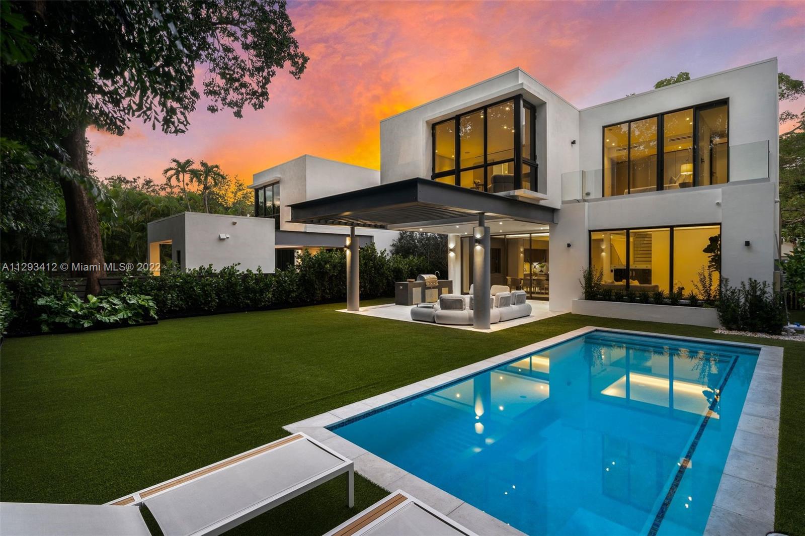 DOUGLAS CIRCLE - Residential