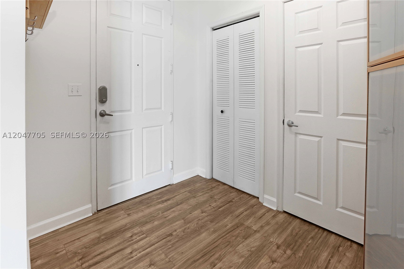 LOFTS AT HOLLYWOOD STATIO - Residential