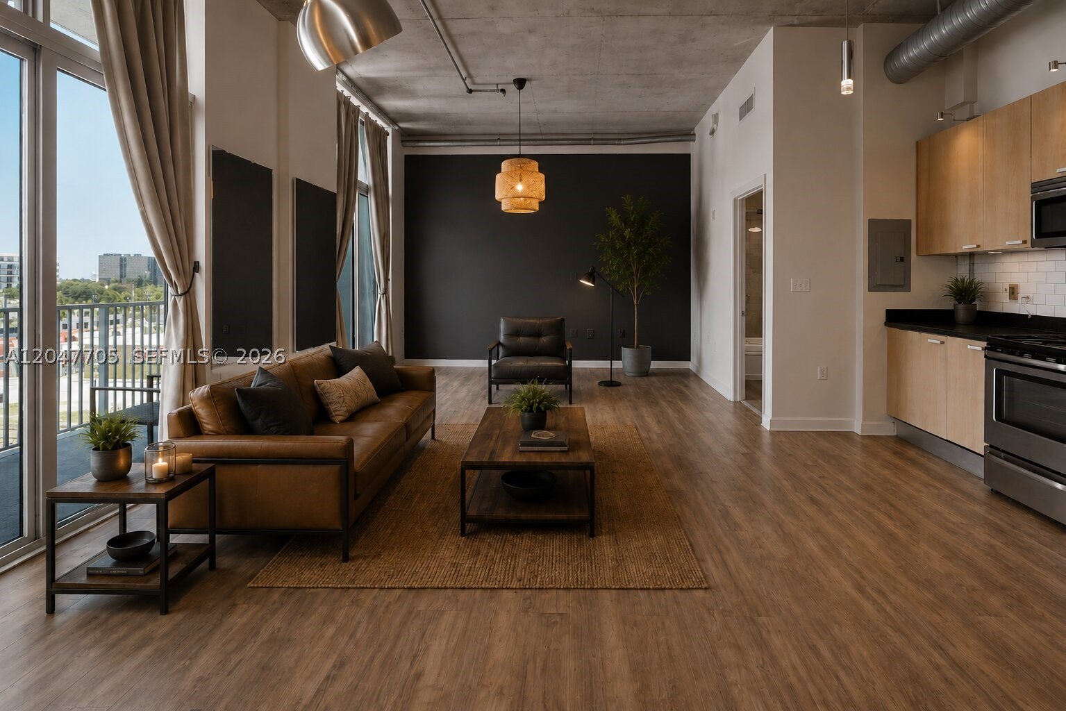 LOFTS AT HOLLYWOOD STATIO - Residential