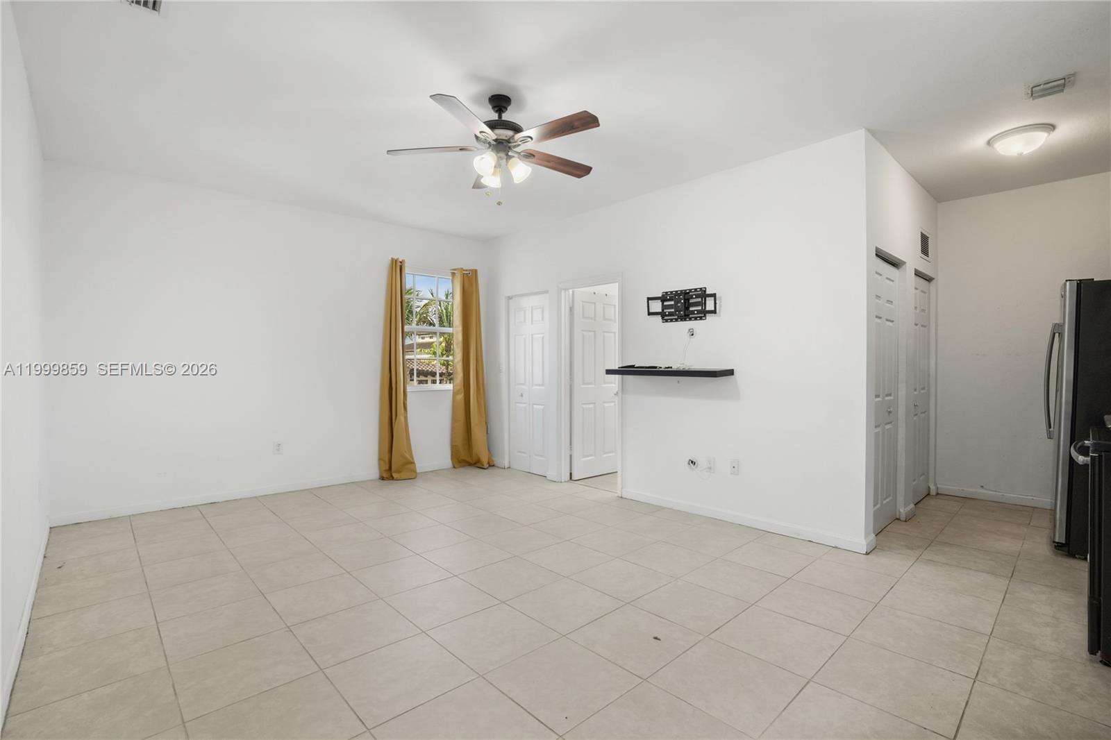 KENDALL COMMONS RESIDENTI - Residential