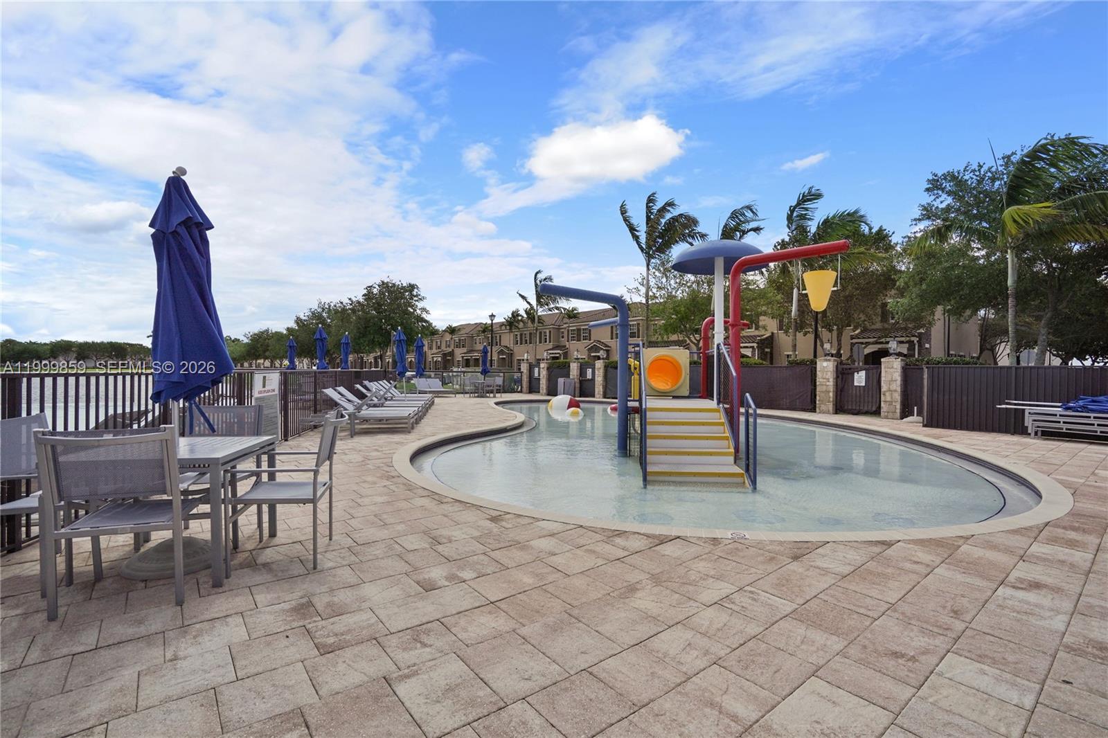 KENDALL COMMONS RESIDENTI - Residential