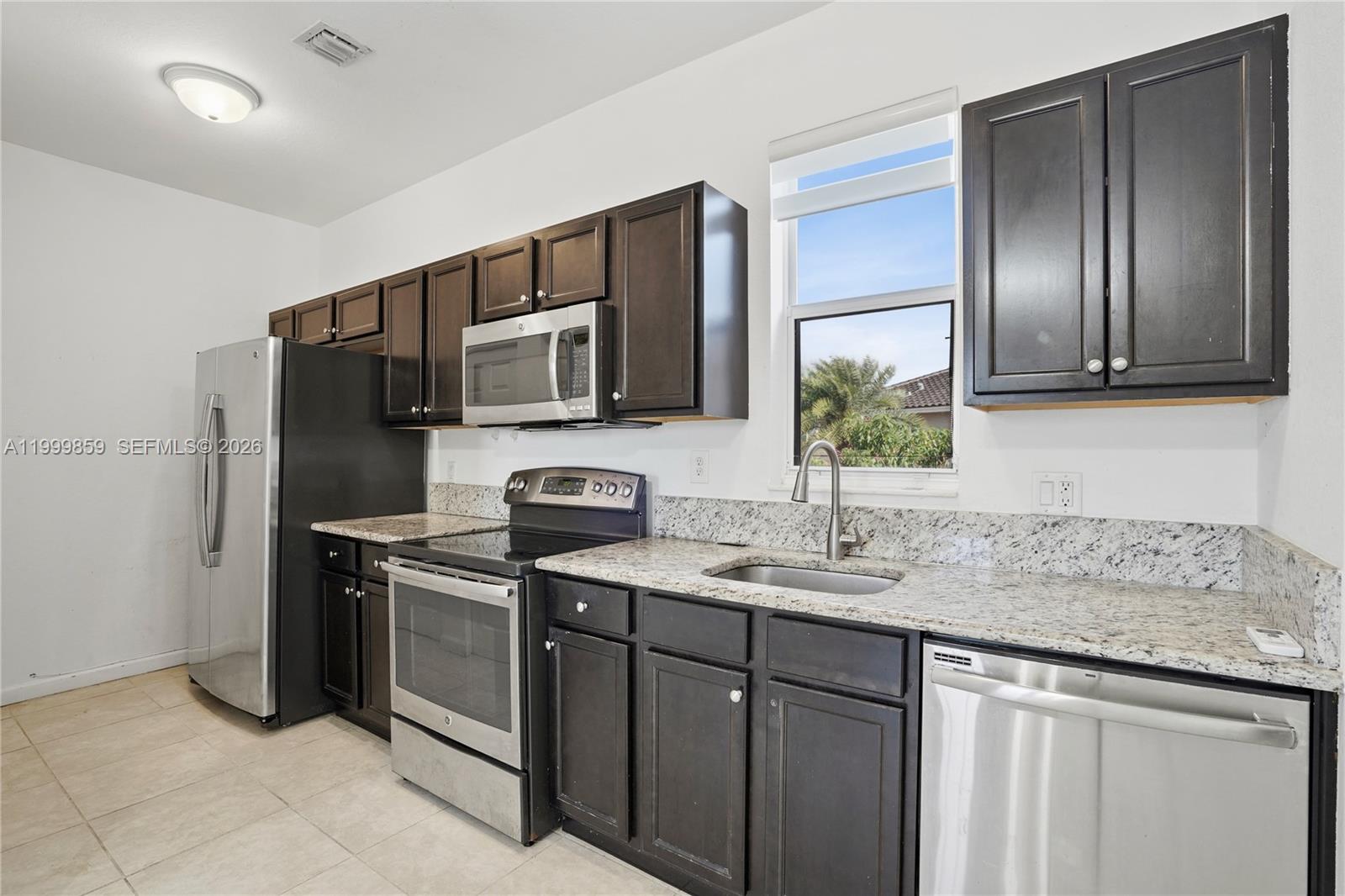 KENDALL COMMONS RESIDENTI - Residential