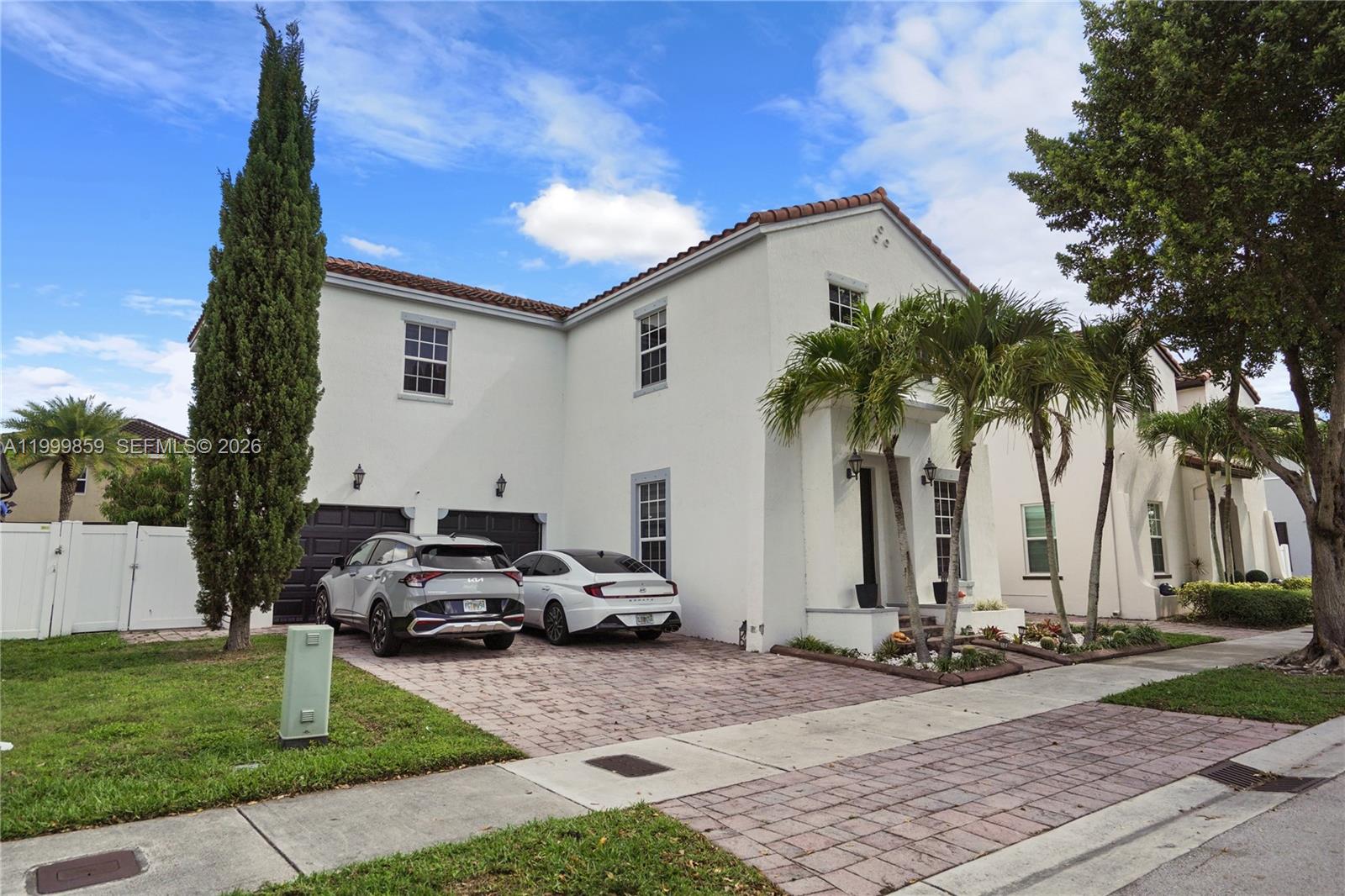 KENDALL COMMONS RESIDENTI - Residential