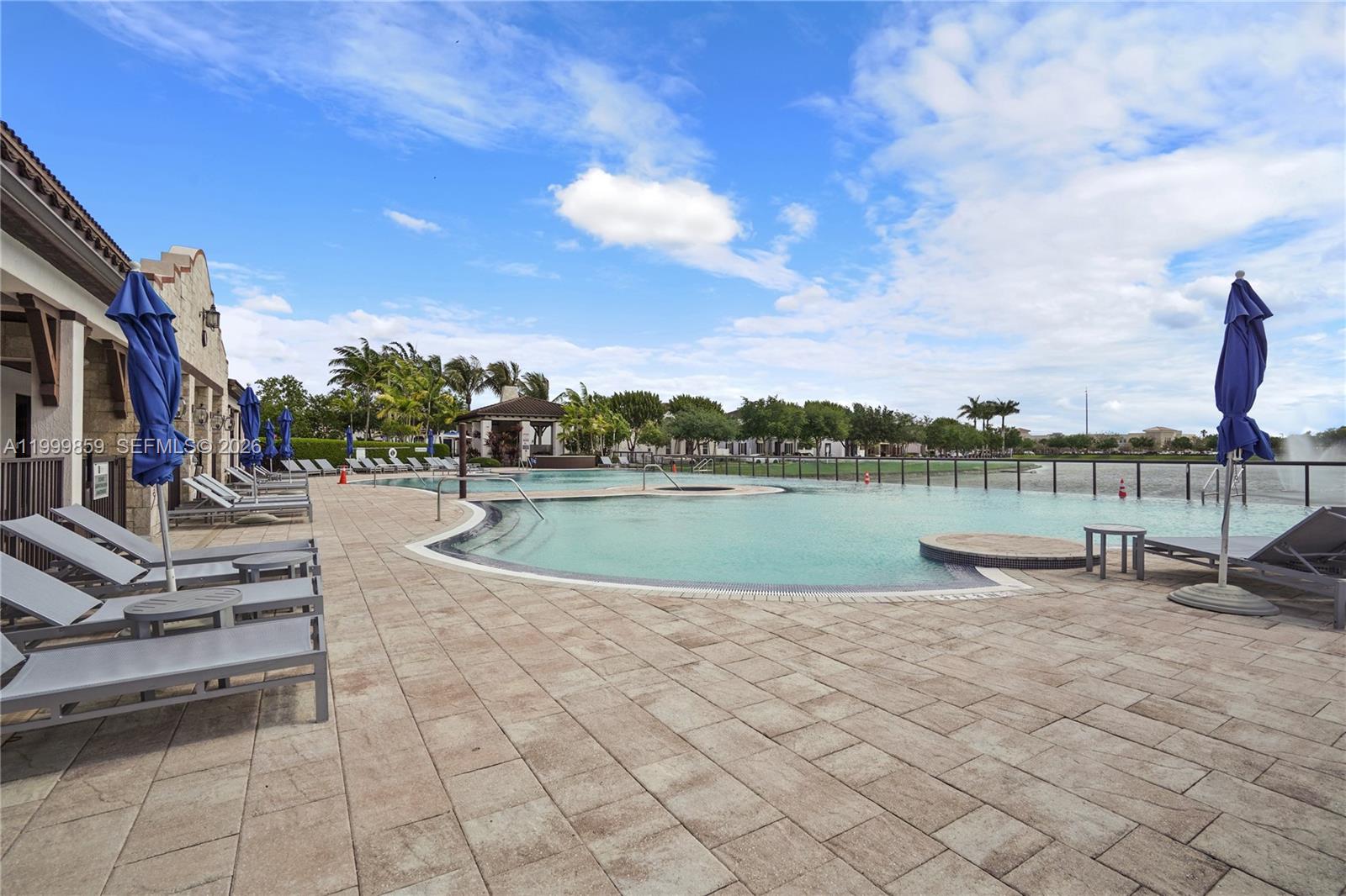 KENDALL COMMONS RESIDENTI - Residential