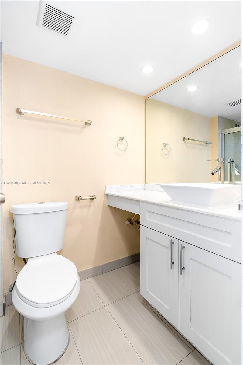 WINSTON TOWERS 100 CONDO - Residential Lease