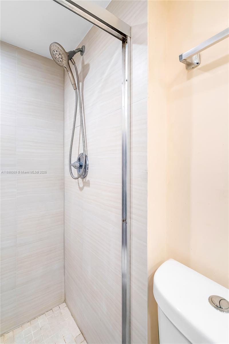 WINSTON TOWERS 100 CONDO - Residential Lease