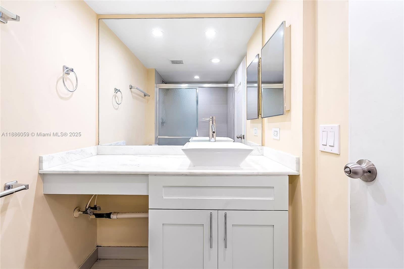 WINSTON TOWERS 100 CONDO - Residential Lease