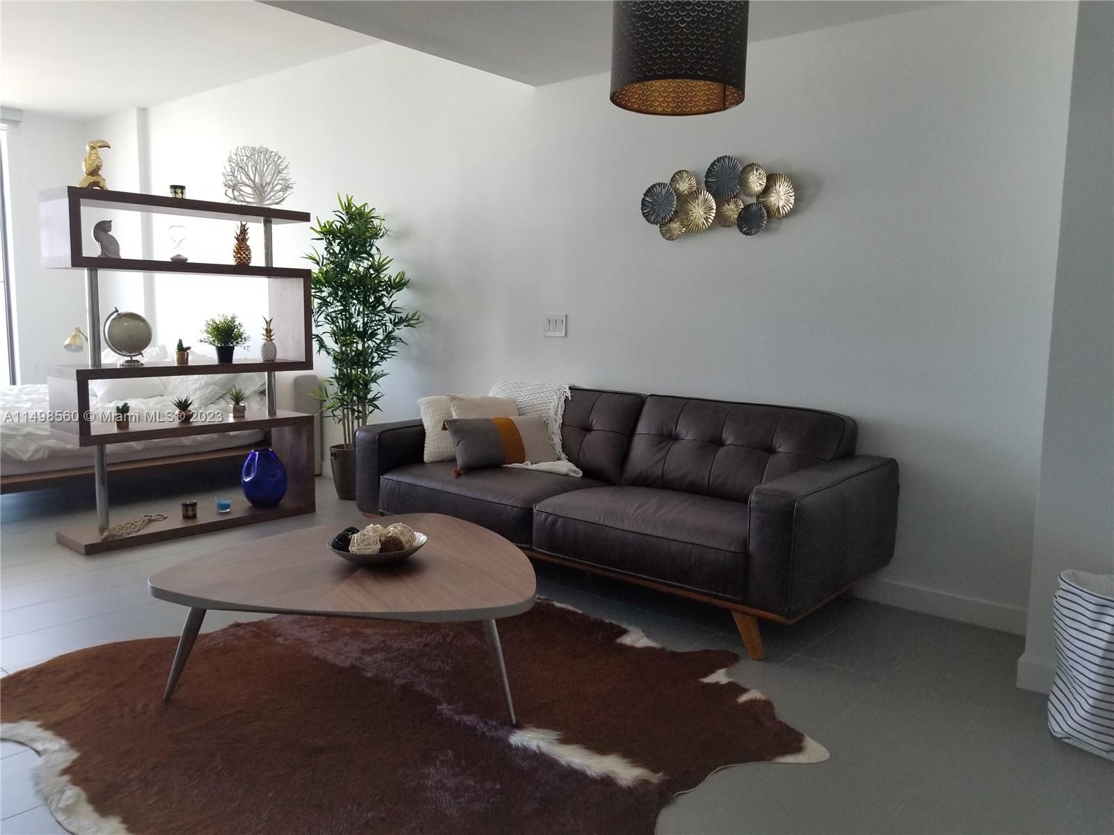 CANVAS CONDO - Residential