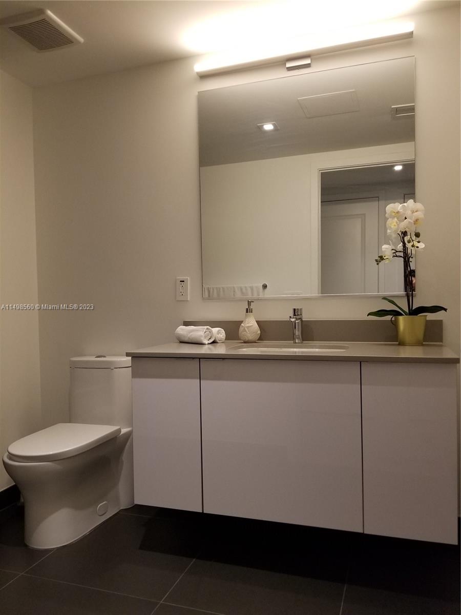 CANVAS CONDO - Residential